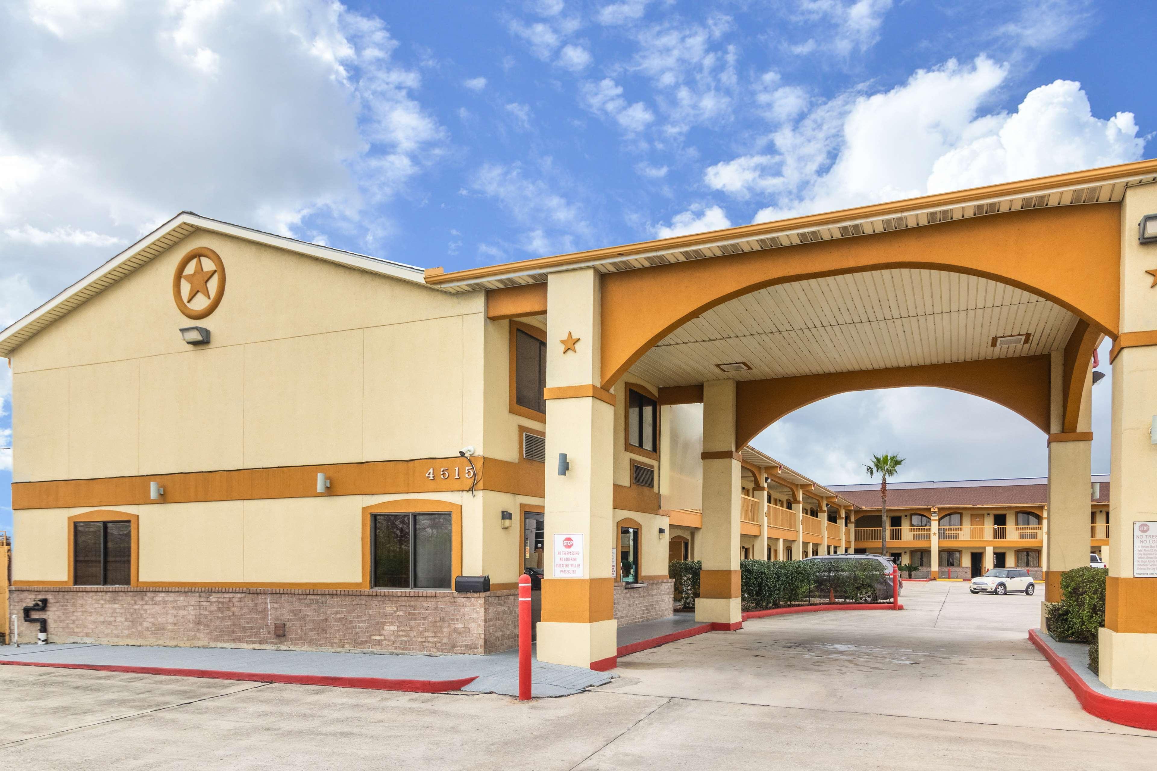 Hotel Dan Inn Uberaba & Convencoes By Nacional Inn Экстерьер фото