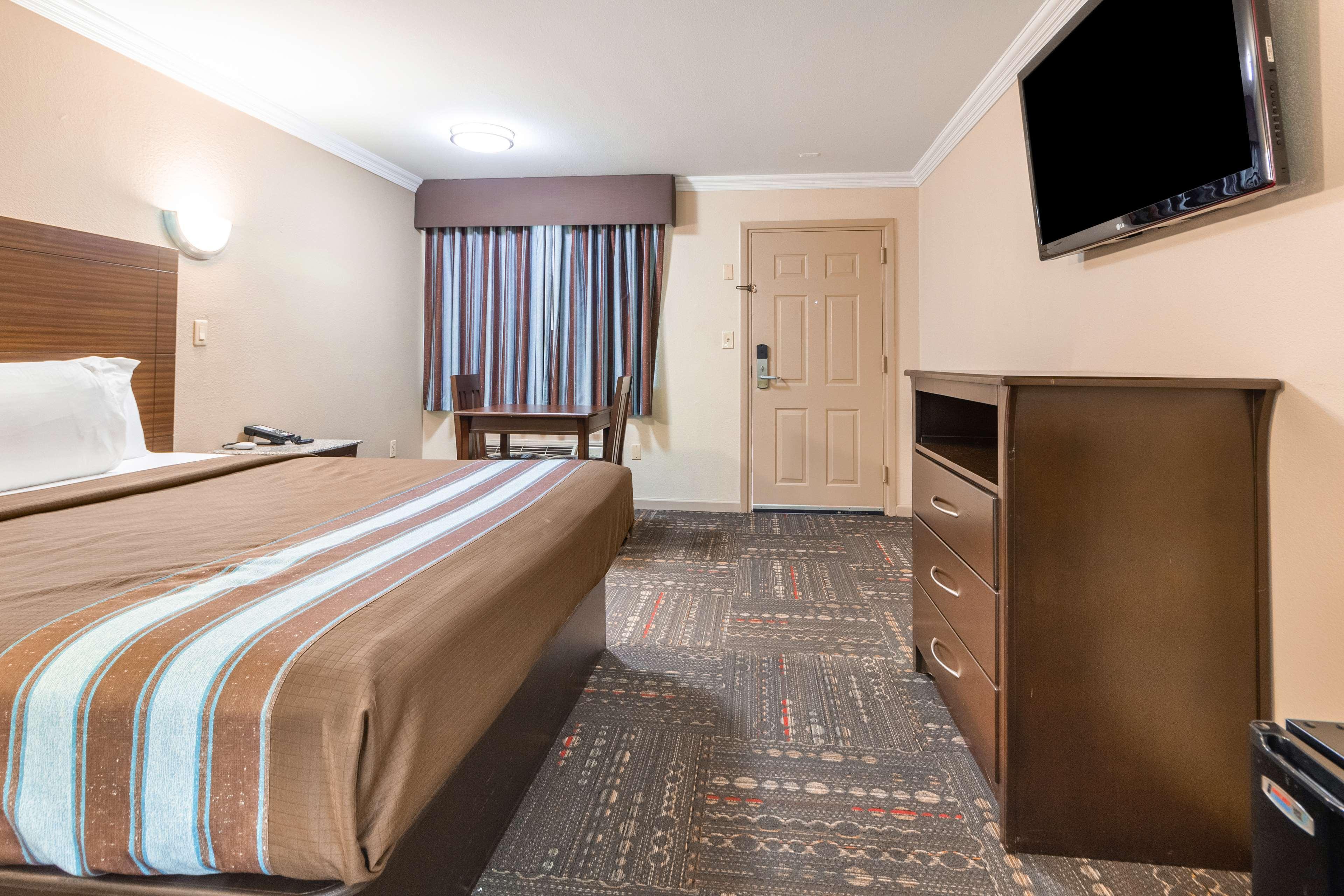 Hotel Dan Inn Uberaba & Convencoes By Nacional Inn Экстерьер фото