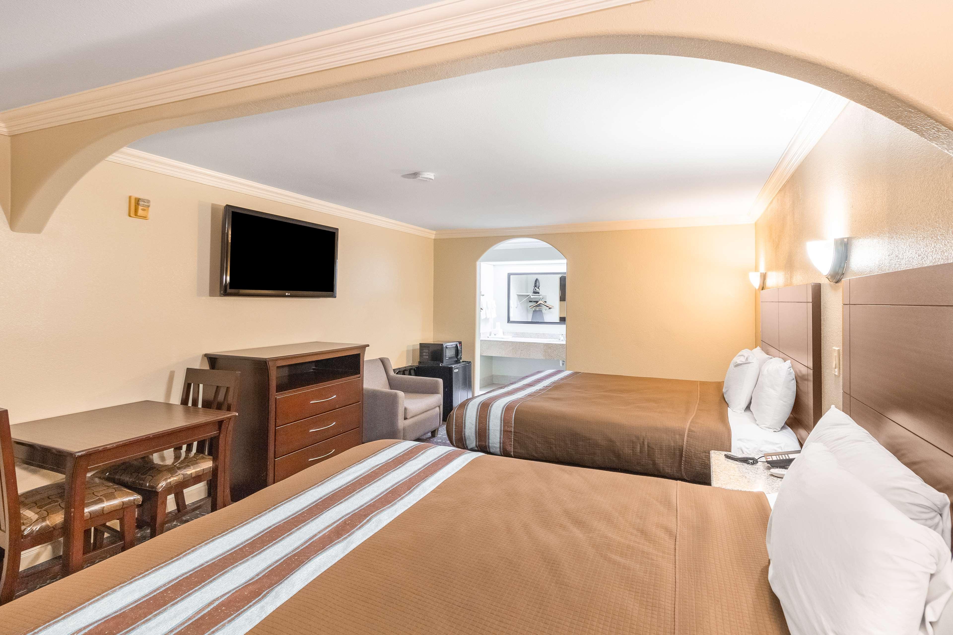 Hotel Dan Inn Uberaba & Convencoes By Nacional Inn Экстерьер фото